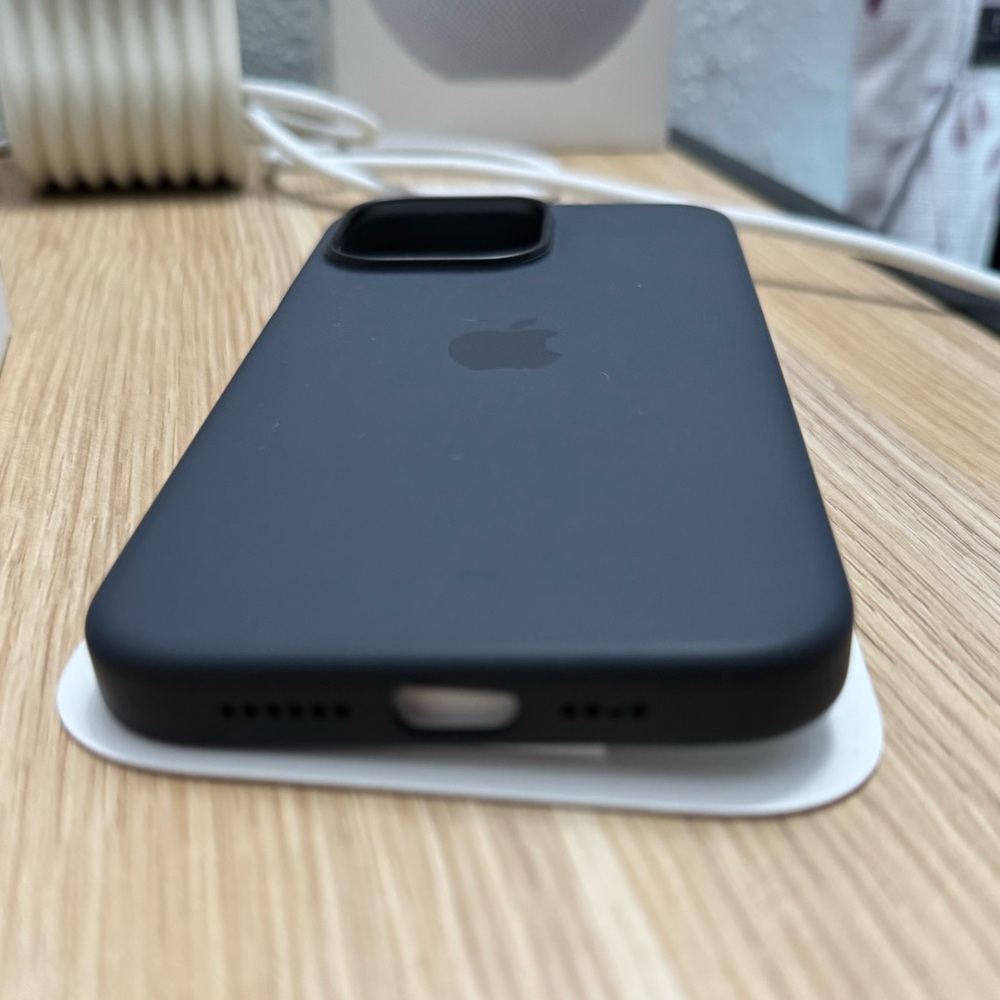 iPhone 15 Pro Max silicone case (Black) - Picture 6 of 9